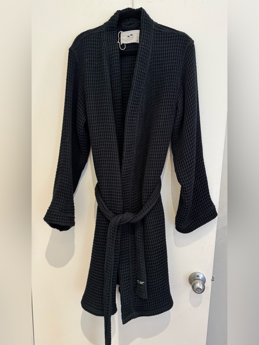 SLOWTIDE GUILD BATH ROBE Black Waffle with Waist Tie. NWOT. Size XL.unisex